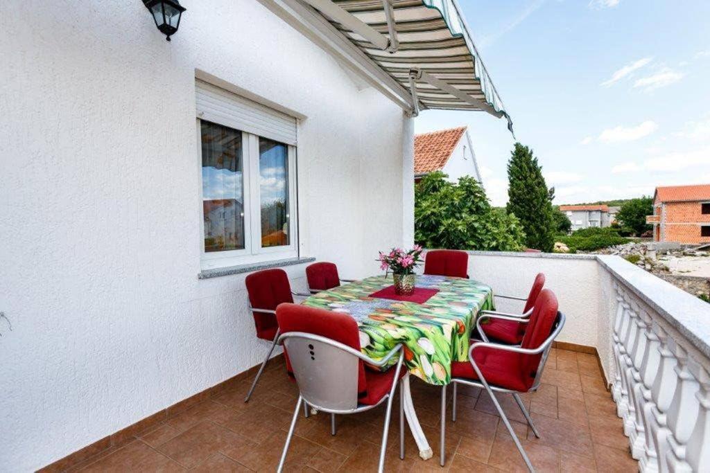 Adria-Holiday House With A Private Pool In Krk Kornić Eksteriør billede