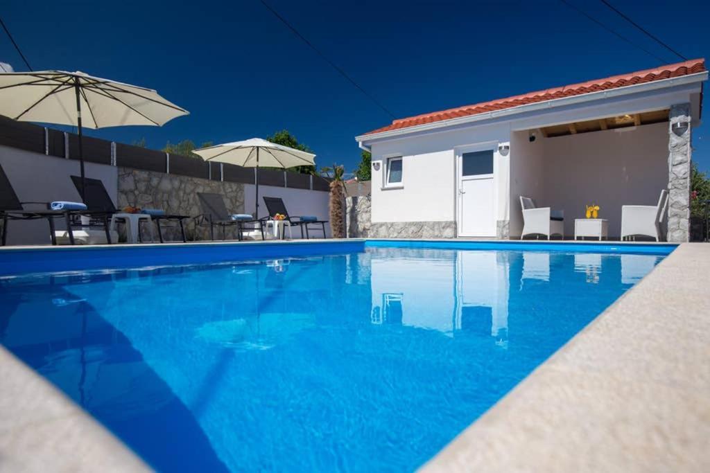 Adria-Holiday House With A Private Pool In Krk Kornić Eksteriør billede